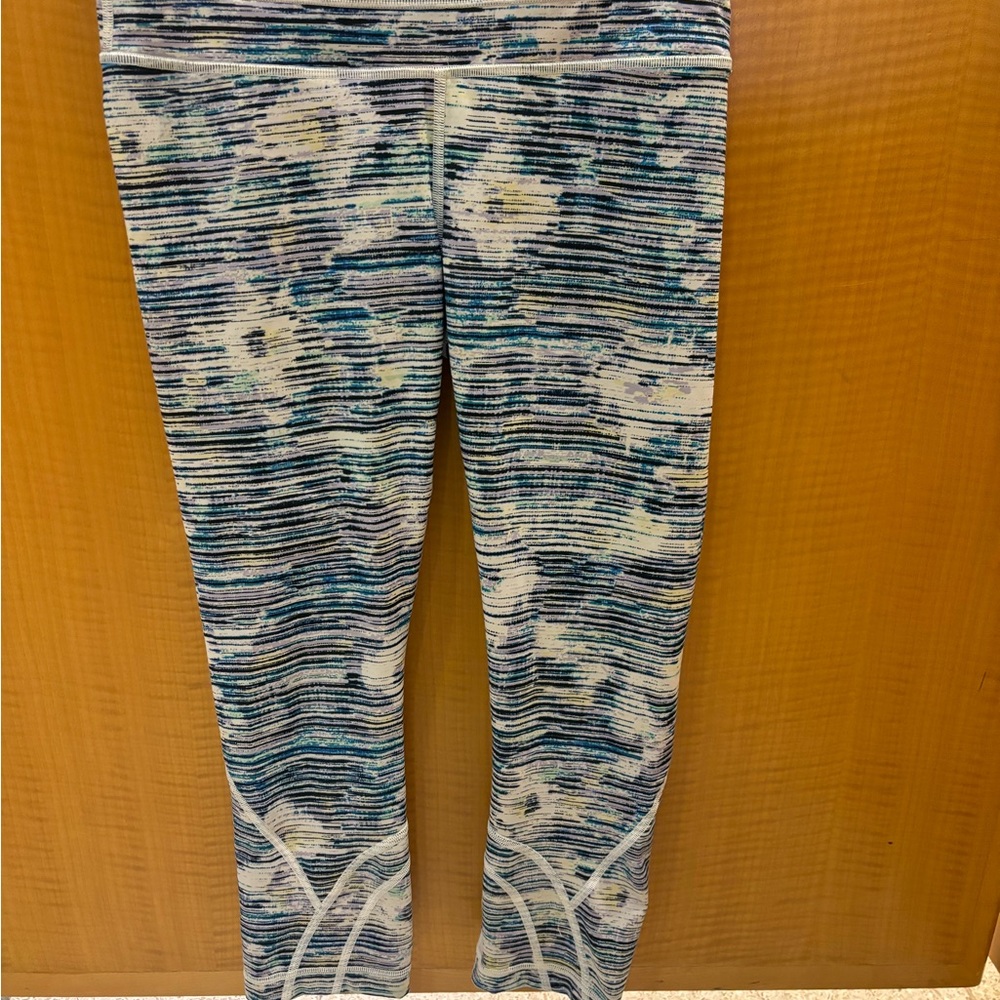 🌸 Lululemon Women's Run: Inspire
Crop Blurry Belle 🌸
